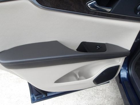 Used 2017 Lincoln MKX Reserve w/ Lincoln MKX Climate Package image 16