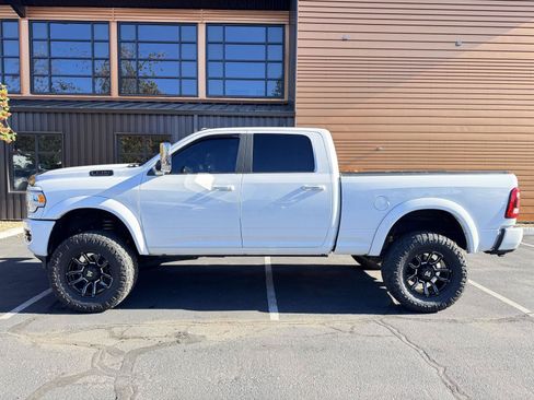Used 2022 RAM 3500 Laramie AWD/4WD image 2