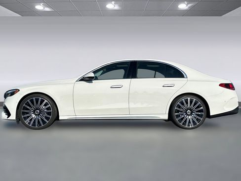Certified 2025 Mercedes-Benz E 350 4MATIC Sedan image 2