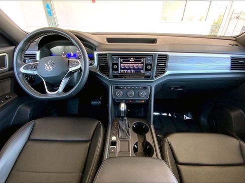 Used 2023 Volkswagen Atlas Cross Sport SE image 32