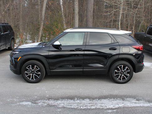 Used 2025 Chevrolet TrailBlazer ACTIV w/ Convenience Package image 6