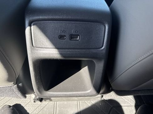 Used 2024 Chevrolet Trax ACTIV w/ Sunroof Package FWD image 21