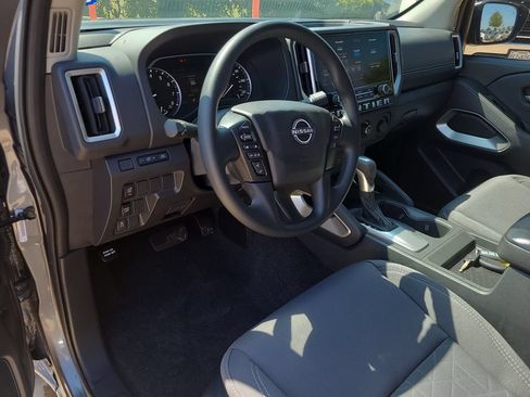 Certified 2025 Nissan Frontier SV RWD image 12