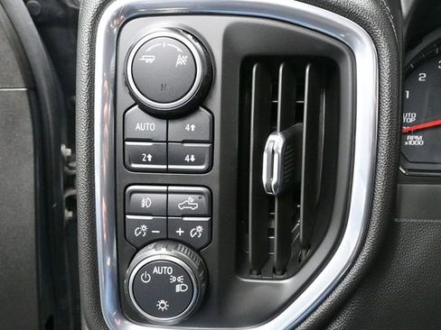 Used 2019 Chevrolet Silverado 1500 LT Trail Boss w/ Convenience Package image 11