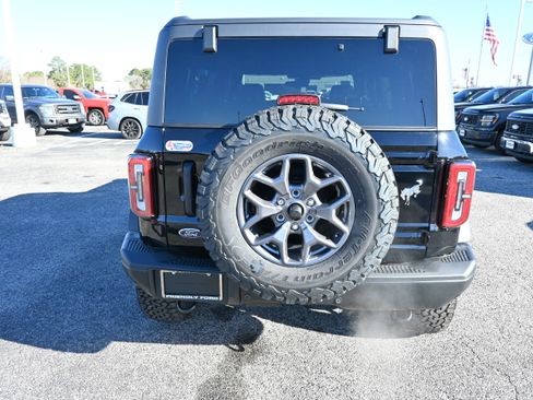 New 2025 Ford Bronco Badlands image 4