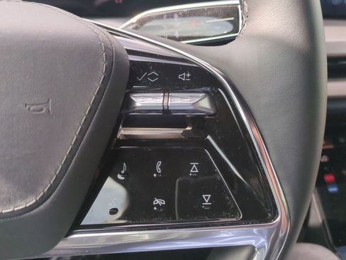 Used 2026 Cadillac Vistiq Premium Luxury image 27