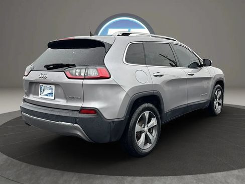 Used 2019 Jeep Cherokee Limited AWD/4WD image 4
