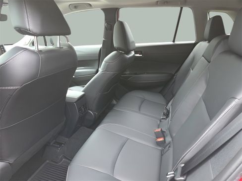 Used 2022 Toyota Corolla Cross XLE image 15