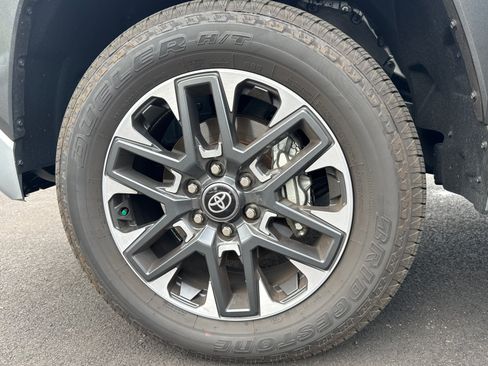Used 2026 Toyota Tundra Limited AWD/4WD image 13