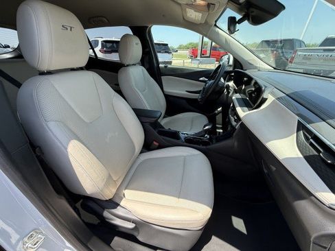 Used 2024 Buick Encore GX Sport Touring FWD image 35