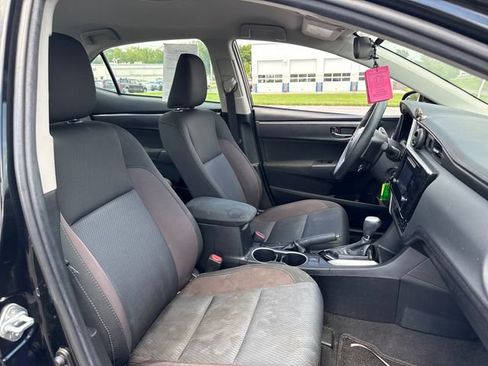 Used 2018 Toyota Corolla LE w/ Carpet Mat Package (TMS) FWD image 13