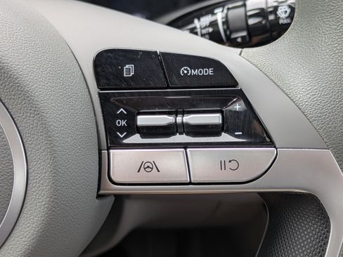 Used 2023 Hyundai Elantra SEL FWD image 21