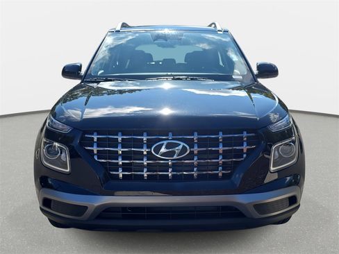 New 2025 Hyundai Venue SEL image 2