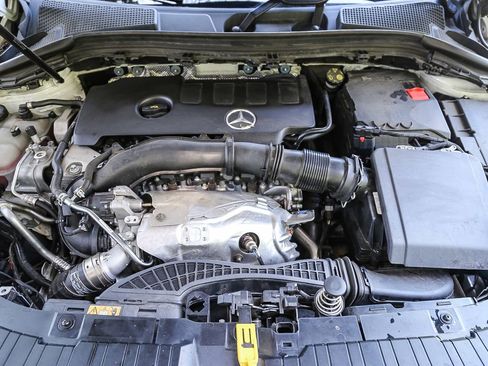 Used 2022 Mercedes-Benz GLA 250 4MATIC image 23