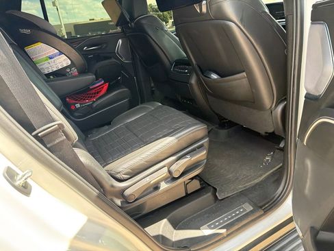 Used 2023 Cadillac Escalade Sport Platinum w/ LPO, ONYX Package AWD/4WD image 8