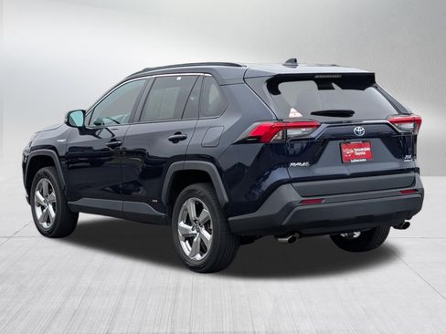 Certified 2021 Toyota RAV4 XLE Premium AWD/4WD image 5