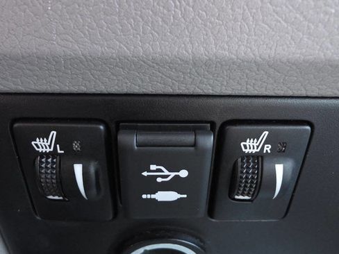 Used 2018 Toyota Sienna XLE image 17