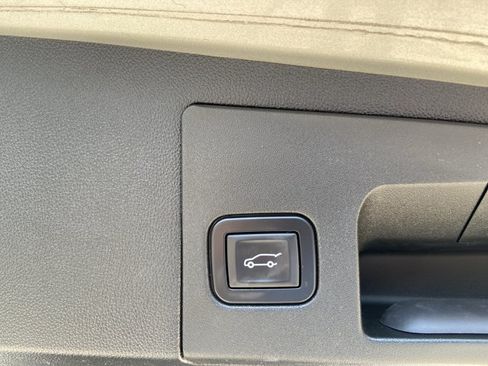 Used 2017 Cadillac XT5 Luxury w/ LPO, Wheel Lock Package FWD image 46