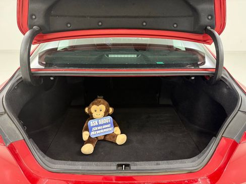 Used 2019 Toyota Camry SE w/ Convenience Package image 9