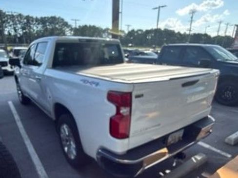 Used 2021 Chevrolet Silverado 1500 LTZ AWD/4WD image 4