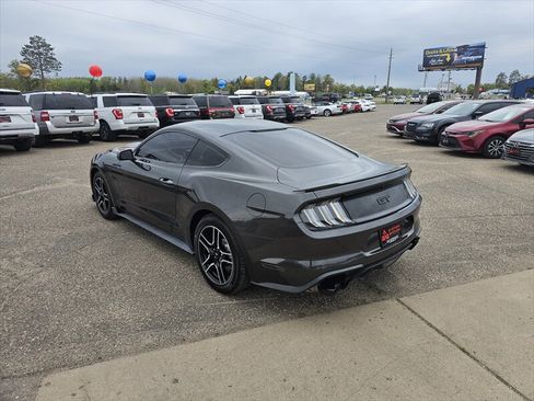 Used 2018 Ford Mustang GT RWD image 4