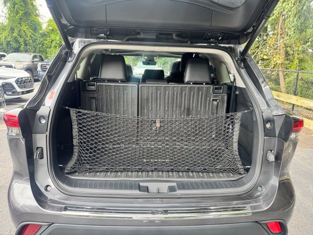 Used 2023 Toyota Highlander XLE w/ Protection Package #3 (TMS) AWD/4WD image 16