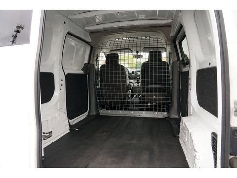 Used 2018 Nissan NV200 SV w/ Navigation Package image 27