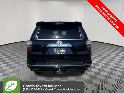 Used 2022 Toyota 4Runner Limited AWD/4WD image 6