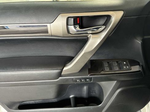 Used 2017 Lexus GX 460 w/ Navigation Package image 15