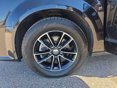 Used 2019 Dodge Grand Caravan GT image 38