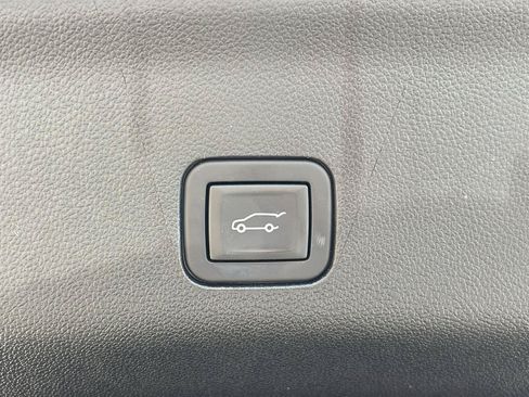 Certified 2023 GMC Yukon XL Denali Ultimate w/ LPO, Floor Liner Package AWD/4WD image 22