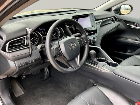Used 2024 Toyota Camry SE w/ Convenience Package FWD image 18