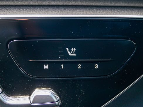 Used 2024 Mercedes-Benz GLC 300 image 26