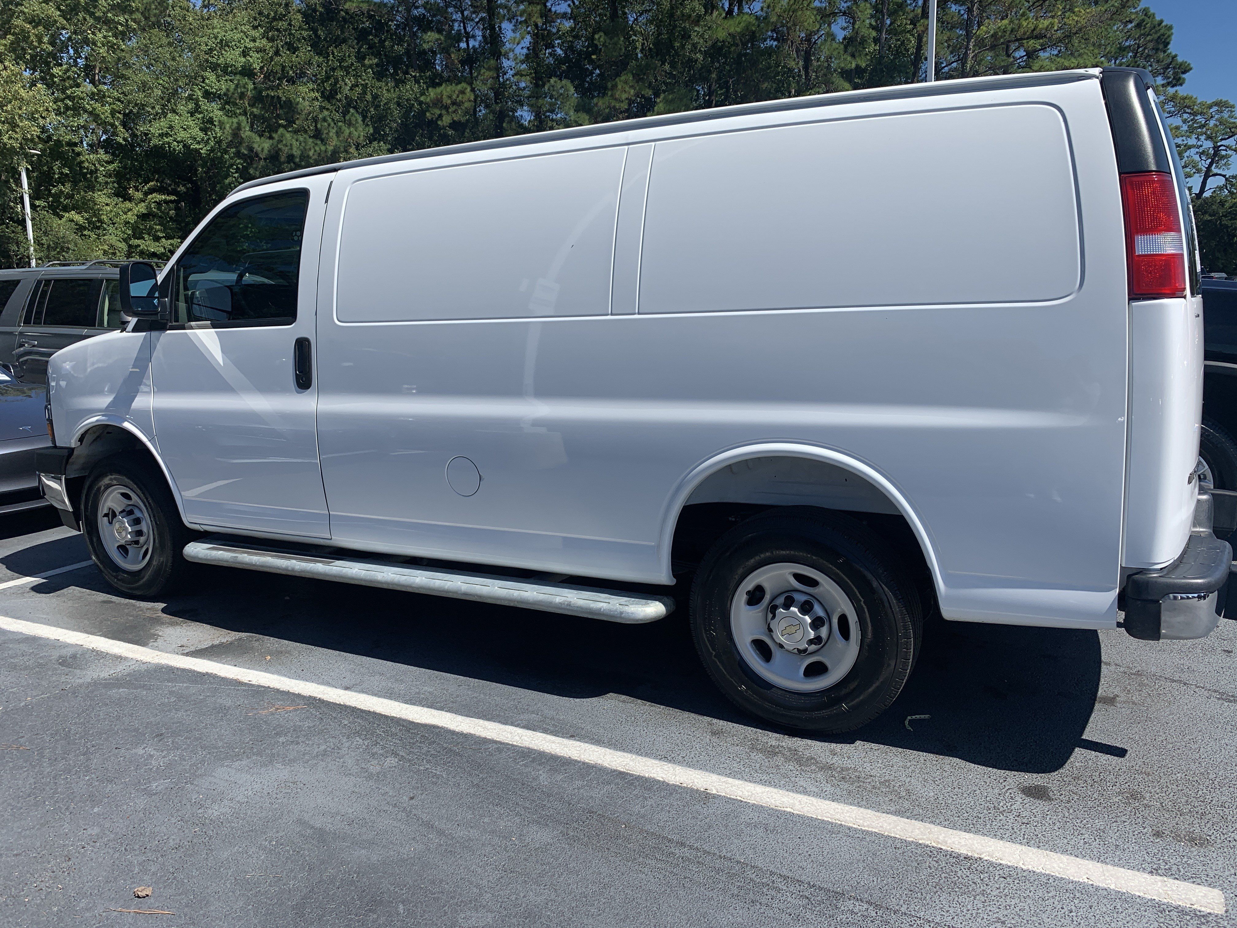 Used 2025 Chevrolet Express 2500 w/ Driver Convenience Package RWD image 7