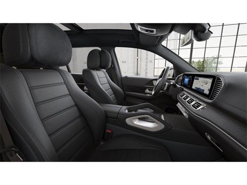 New 2025 Mercedes-Benz GLS 450 4MATIC image 4