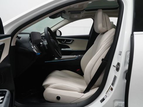 New 2026 Mercedes-Benz E 350 4MATIC Sedan image 2