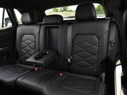 New 2026 Volkswagen Atlas Cross Sport SE FWD image 21