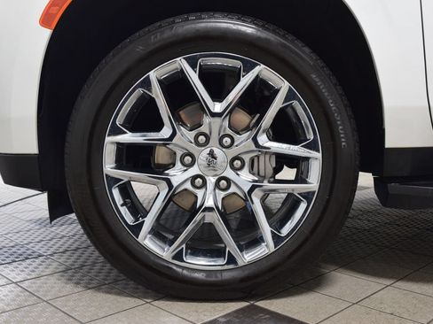 Used 2024 GMC Yukon XL Denali AWD/4WD image 30