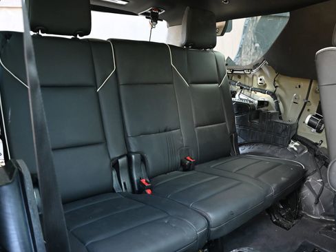 Used 2023 Cadillac Escalade Premium Luxury image 24