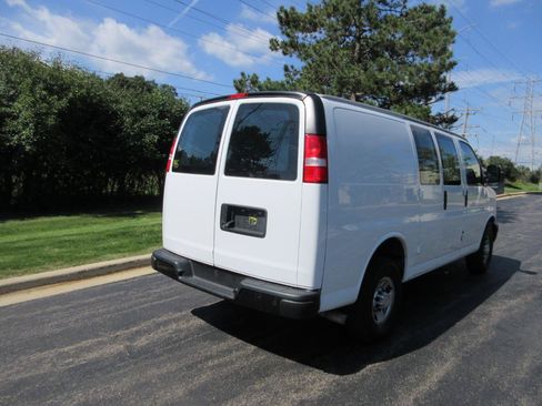 Used 2021 Chevrolet Express 2500 w/ Safety Package RWD image 7