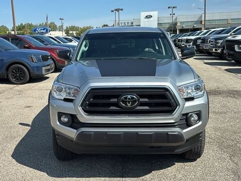 Used 2023 Toyota Tacoma SR5 AWD/4WD image 6
