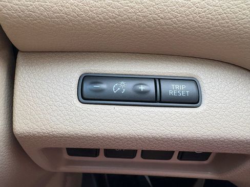 Used 2016 Nissan Altima 2.5 SL w/ 2.5 Technology w/LED Package FWD image 35