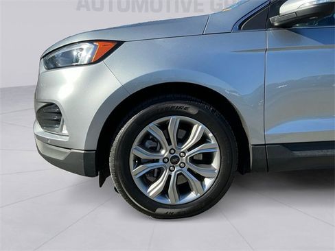 Used 2024 Ford Edge Titanium image 9