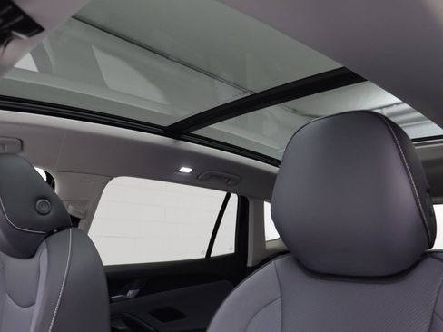 New 2026 Volkswagen Tiguan SE image 12