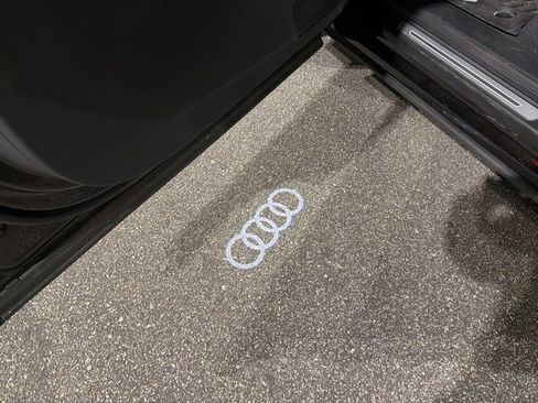 Used 2025 Audi Q7 3.0T Prestige image 12