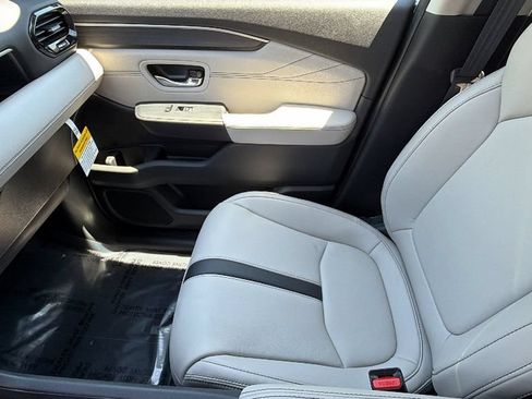 New 2026 Honda Pilot Touring image 12