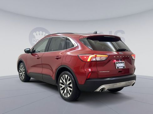 Used 2020 Ford Escape Titanium image 4