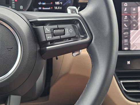 Certified 2025 Porsche Macan image 27