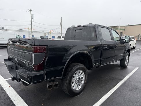 Used 2022 Ford F250 Limited image 4