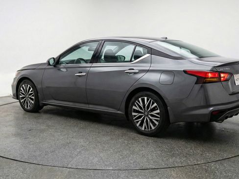 Used 2025 Nissan Altima 2.5 SV FWD image 6